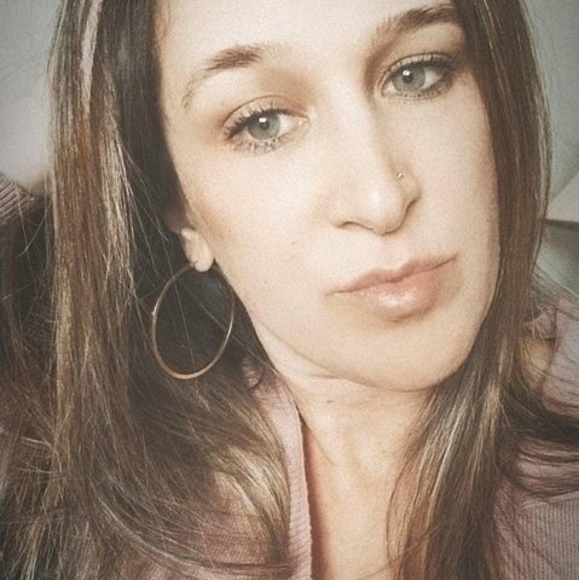 Meet your Posher, Amanda - Picture 1 of 1